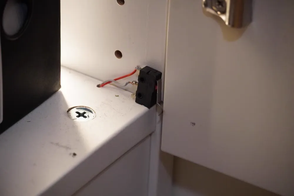 Door switch